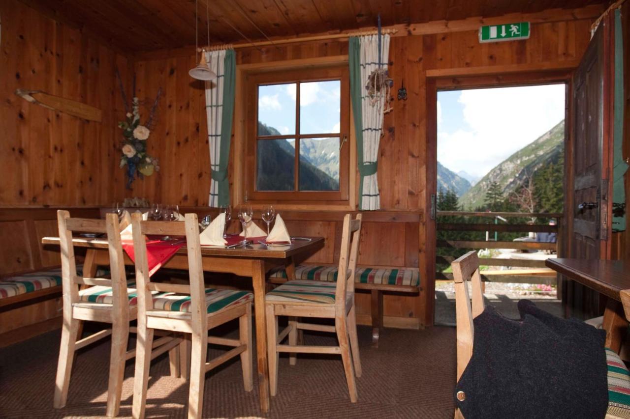 Berggasthaus Hermine Madau Zams Buitenkant foto